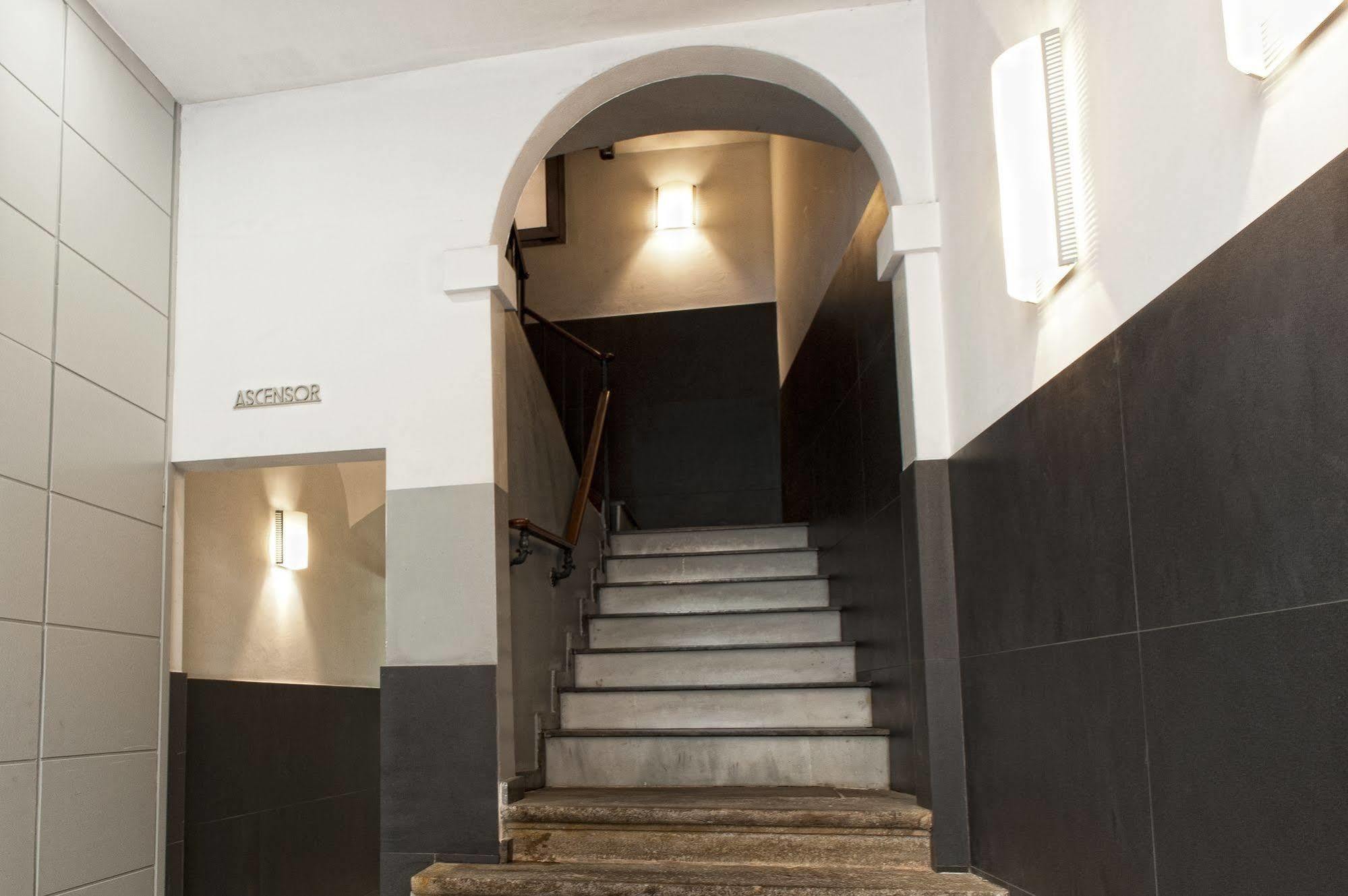 Mh Liceo Apartment Barcelona