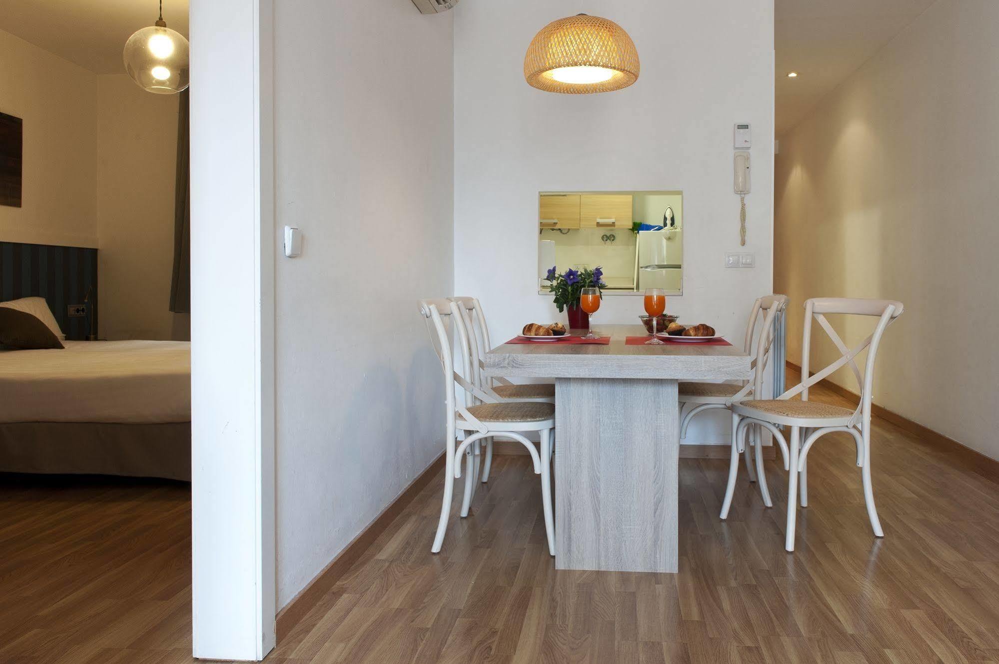 Mh Liceo Apartment Barcelona